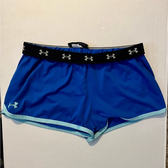 Women’s Under Armour Shorts - Picture 1 of 3